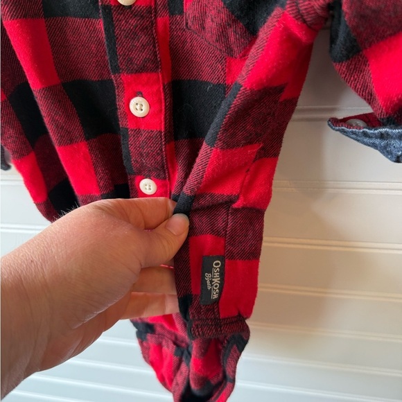 Oshkosh B’gosh/Carhartt/Carter’s 3 piece bundle. Onesies & Jacket Size 12 month. - Picture 5 of 10